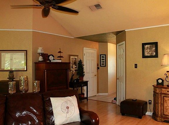 5th image of 130 Greenshire Dr
