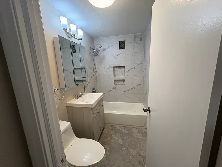 30A Hillside St #B18 — Photo 13