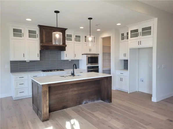 13038 S Constance St, Olathe, KS 66062