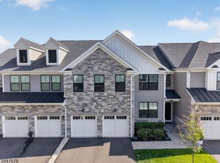 6 Concord Ct, Warren, NJ 07059