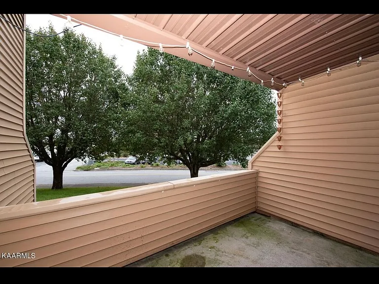 304 Olympia Dr — Photo 11