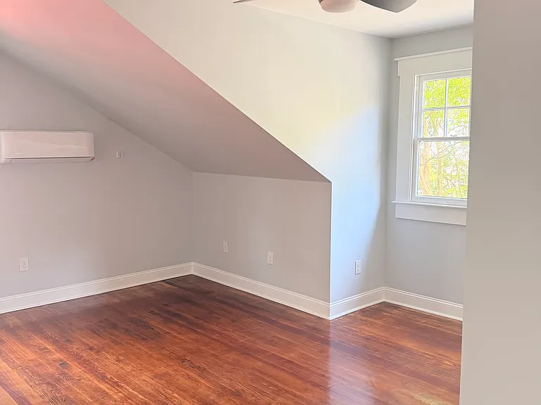 931 Carr St — Photo 11