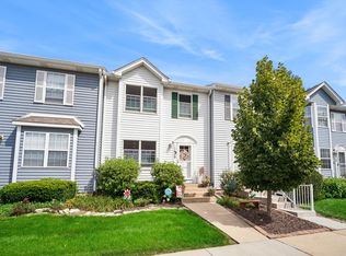 1406 Charleston Ct, Geneva, IL 60134