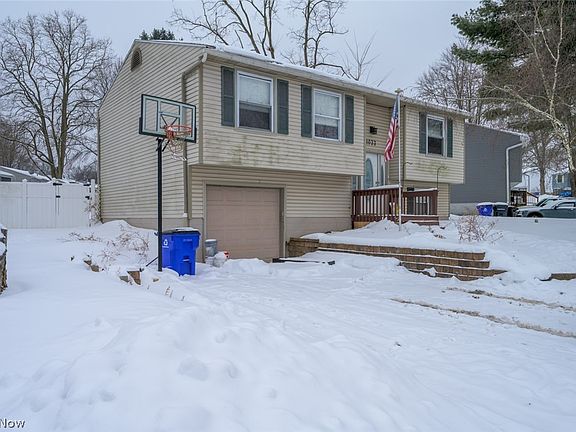 2nd image of 1033 Sunnywood Ln