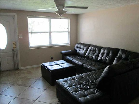 3rd image of 5332 Nutmeg Ave