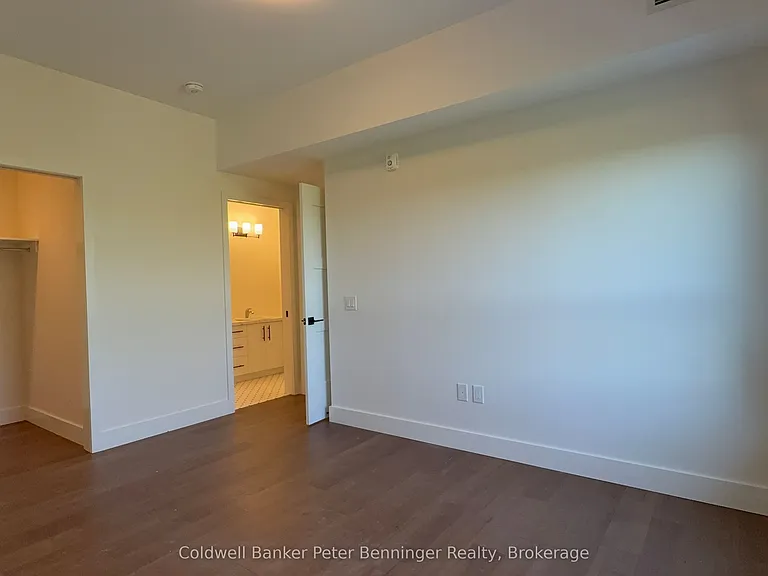 604 Queen St S #401 — Photo 15