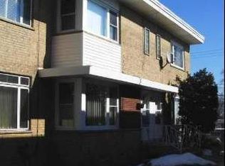 9515 Gross Point Rd, Skokie, IL 60076