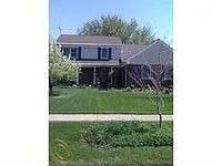 465 Lakes Edge Dr photo 1