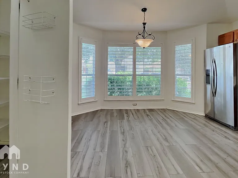 4611 Echo Lake Dr — Photo 6
