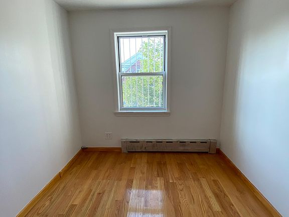 5th image of 16212 65th Ave Floor 2