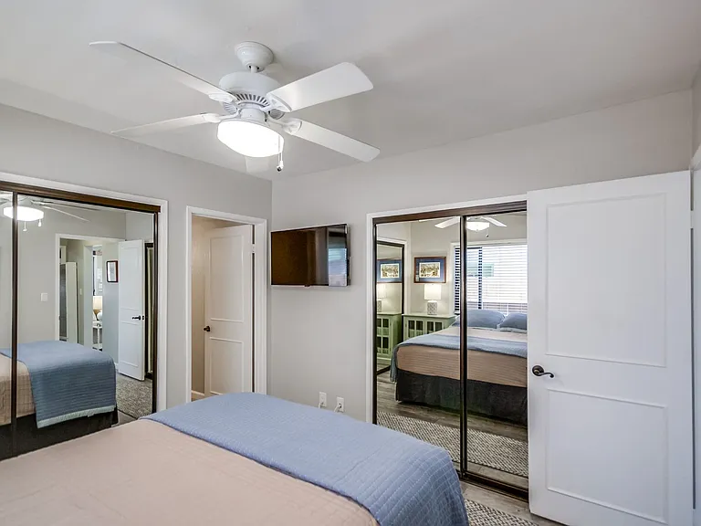 824 Island Ct #1 — Photo 42