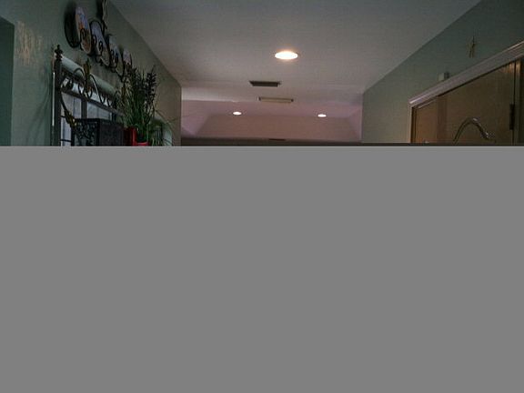 3rd image of 429 Vermont Ave #1