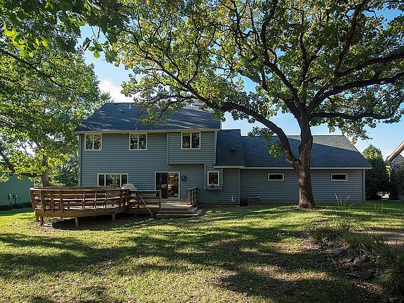 2nd image of 2101 Great Oaks Dr