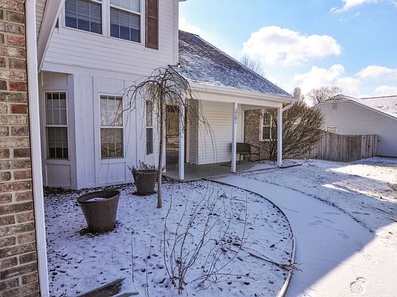 3rd image of 3201 Sherwood Dr S