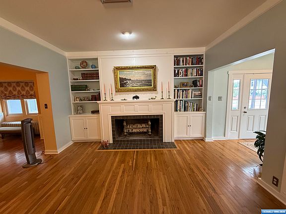 5th image of 1002 Santa Rita St