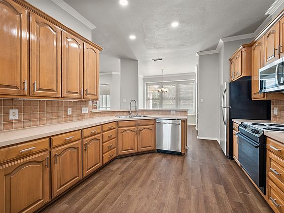 3rd image of 412 Springhill Ct