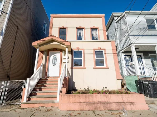 351 Avenue E, Bayonne, NJ 07002