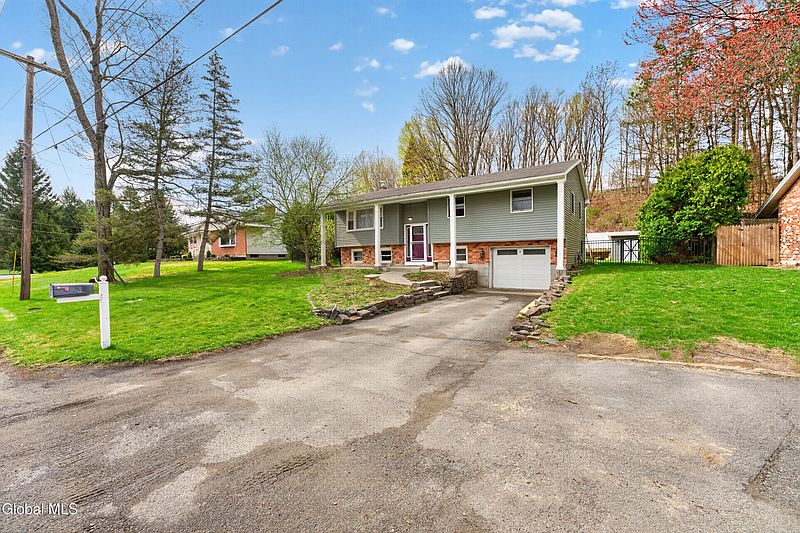 4th image of 3 Woodside Court