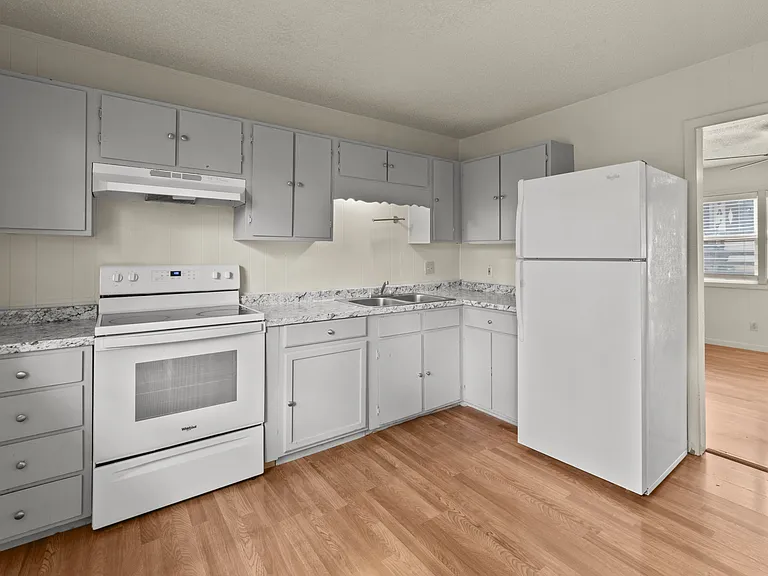 100 Apache Hills Dr #B — Photo 13