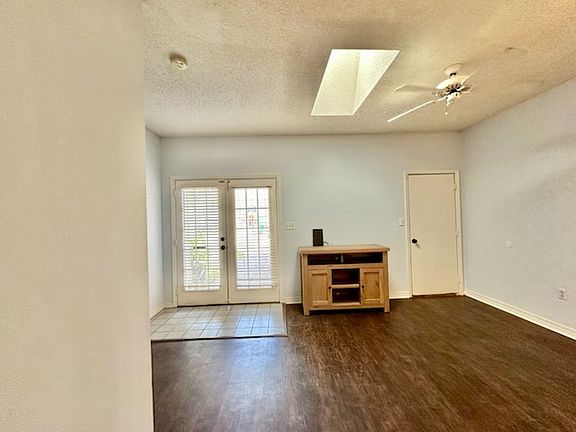 3rd image of 1828 Whispering Oaks Ln #1