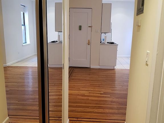 4th image of 128 E 86th St #4R