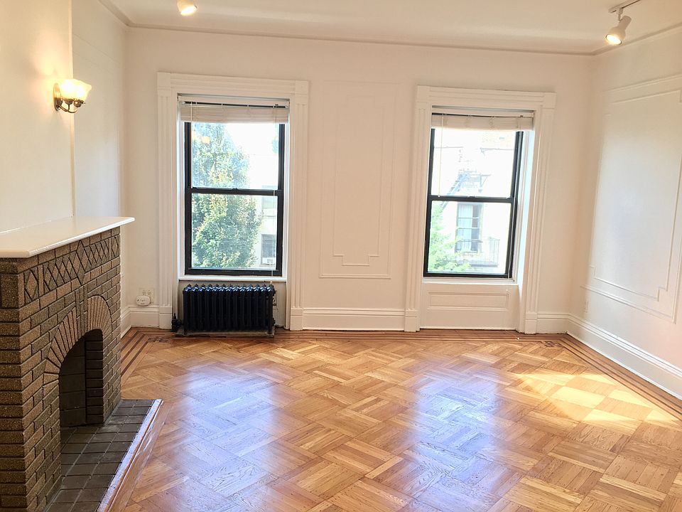 1st image of 154 8th Ave APT 5R