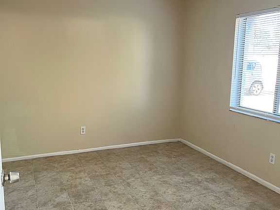3rd image of 631 SE 13th Ave #A2