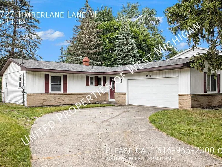 1727 Timberlane Ln NE — Photo 1