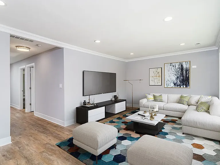 336 E Russell St #2 — Photo 9