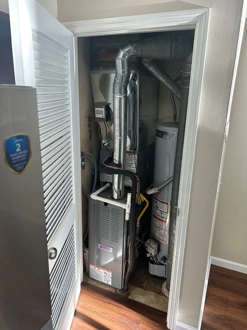 19 Lakeshore Drive Apt 10 - 29-11 — Photo 3