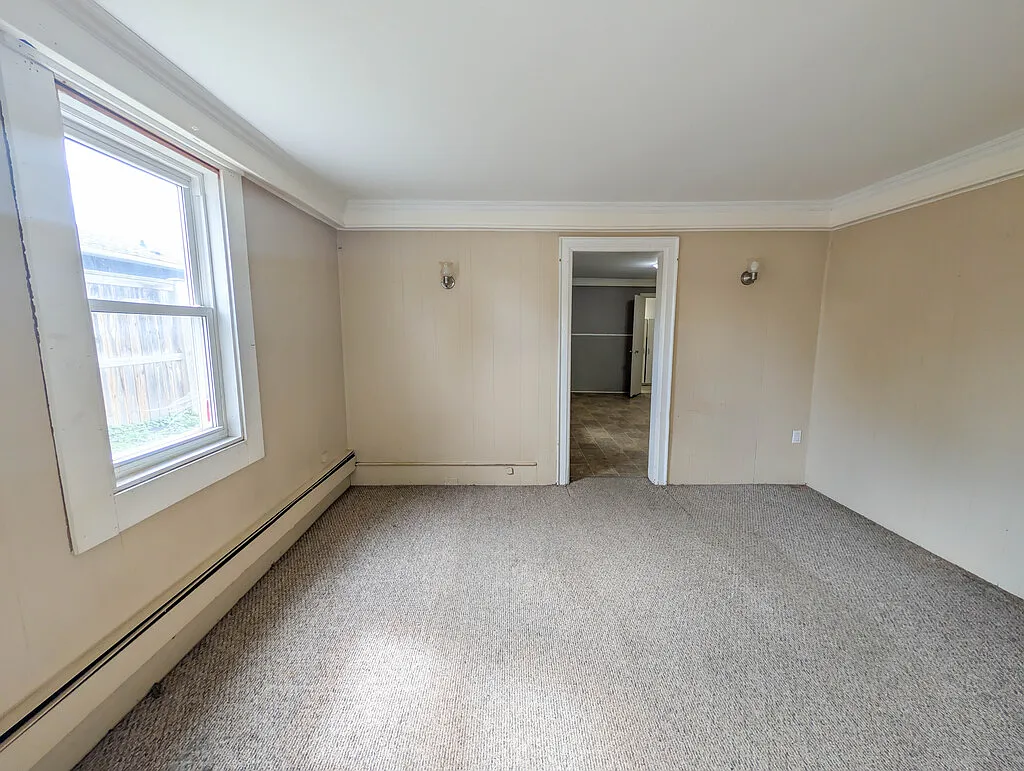 42 Leeper Street - 3 — Photo 4