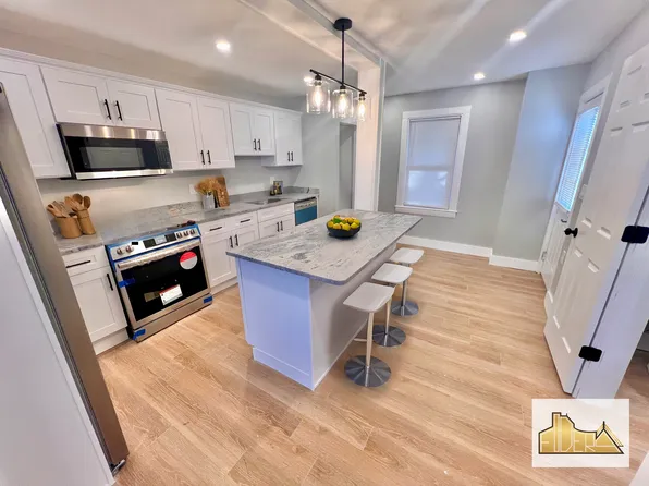 53 Bass Ave APT 1B, Gloucester, MA 01930