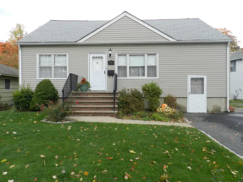 273 Lake Shore Dr photo 1
