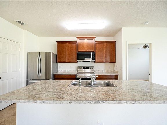 3rd image of 2181 SW Harwick Circle