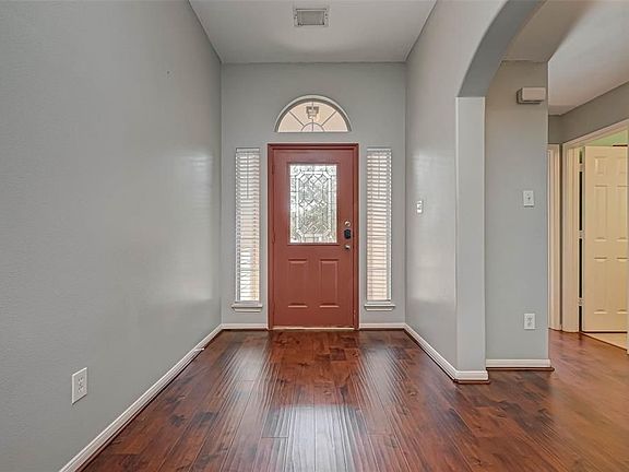 3rd image of 9638 Elizabeths Glen Ln