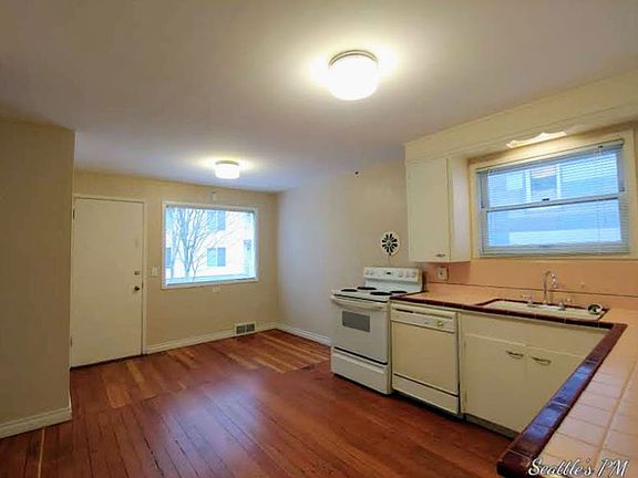 5th image of 423 Boylston Ave E #423