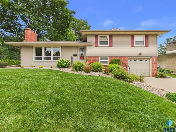 3004 S Carter Pl, Sioux Falls, SD 57105