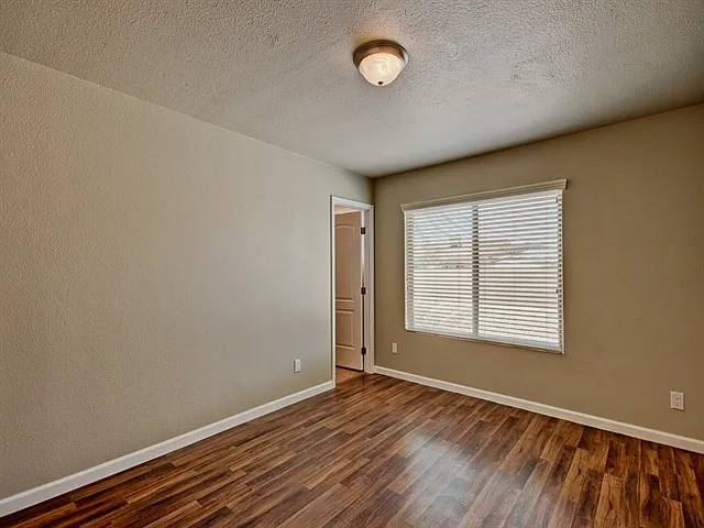 10930 W Montecito Ave — Photo 11