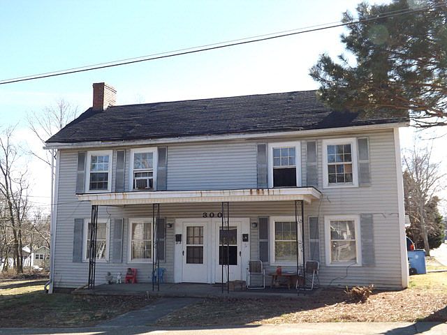 1st image of 200 S Lewis St