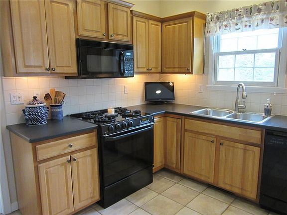2nd image of 5843 Courtland Dr