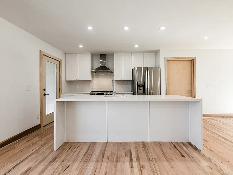 10526 Forrest Dr — Photo 5