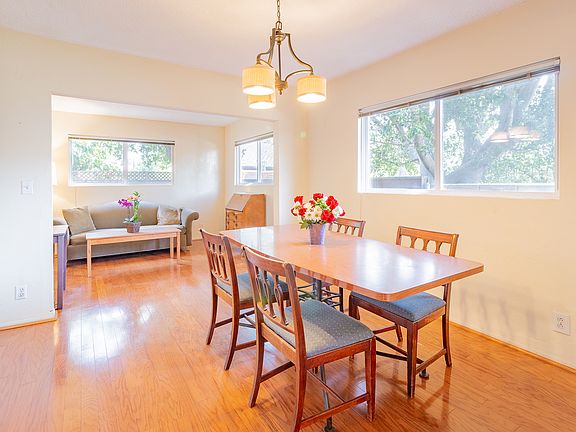 3rd image of 6636 Ventura Canyon Ave