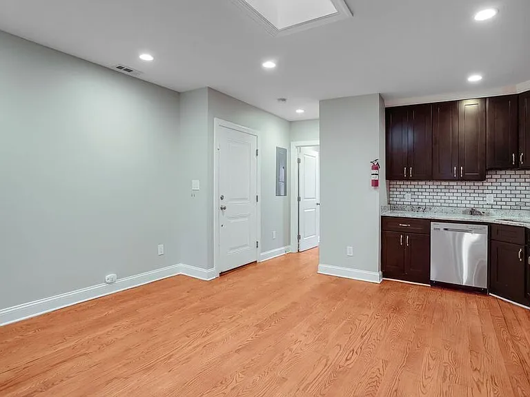 1714 W Virginia Ave NE #3 — Photo 10