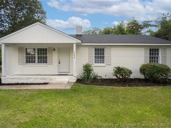 1944 Westhill Dr, Fayetteville, NC 28304