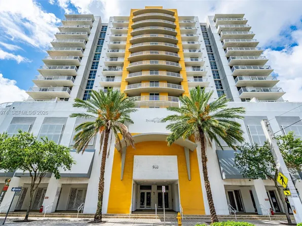 900 SW 8th St APT 1603, Miami, FL 33130