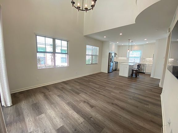 3rd image of 109 Elkhorn