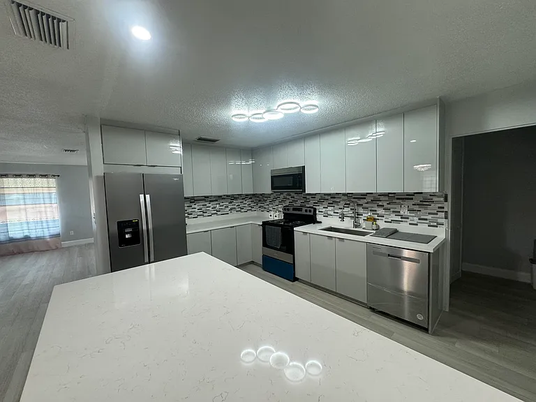 534 E Del Monte Ave — Photo 51
