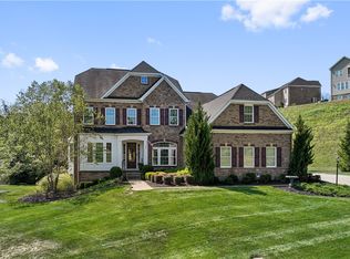 301 Graystone Dr, Canonsburg, PA 15317