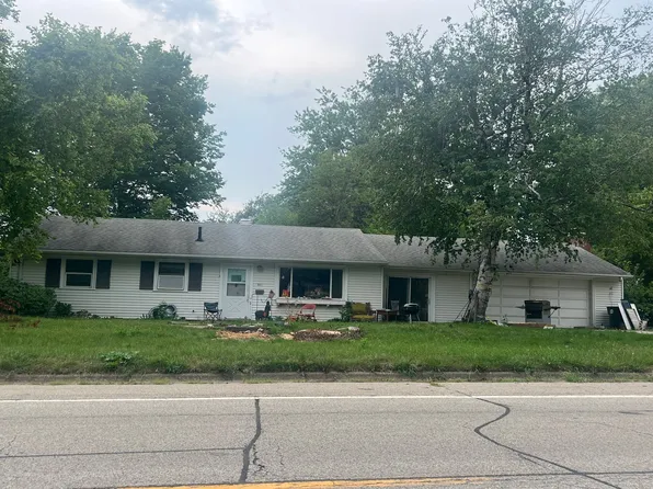 501 S Vine St, Heyworth, IL 61745