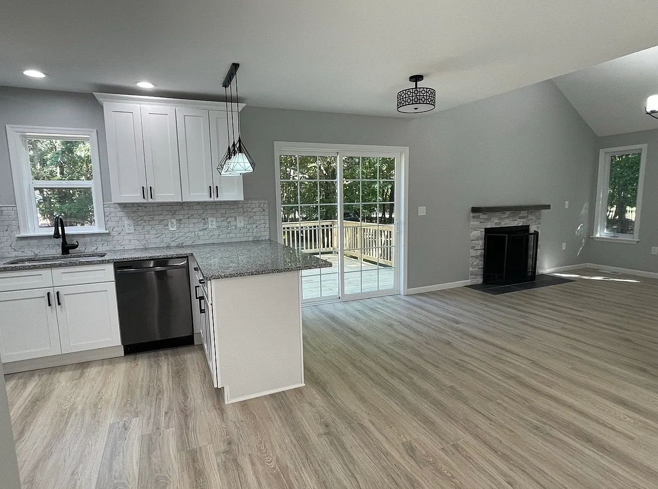 3 bed, 1450 sqft, $2,700 — Photo 4